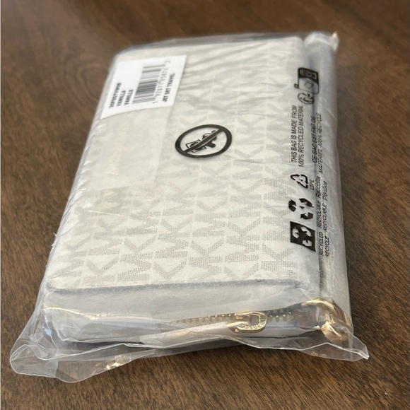 MICHAEL KORS JET SET TRAVEL LARGE FLAT MULTIFUNCTION PHONE CASE WALLET WRISTLET - Picture 6 of 11